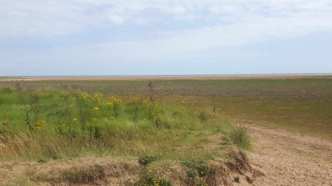 Coastal Annex At Saltfleet * Louth (Lincolnshire)